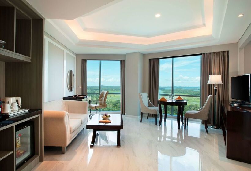 בית מלון כפרי Wyndham Panbil Batam