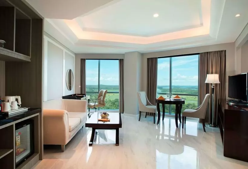 ホテル Wyndham Panbil Batam