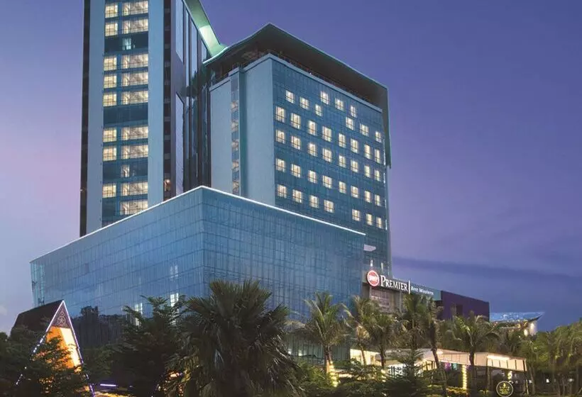 ホテル Wyndham Panbil Batam