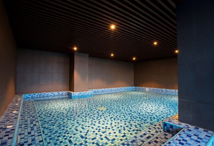 בית מלון כפרי Wyndham Panbil Batam