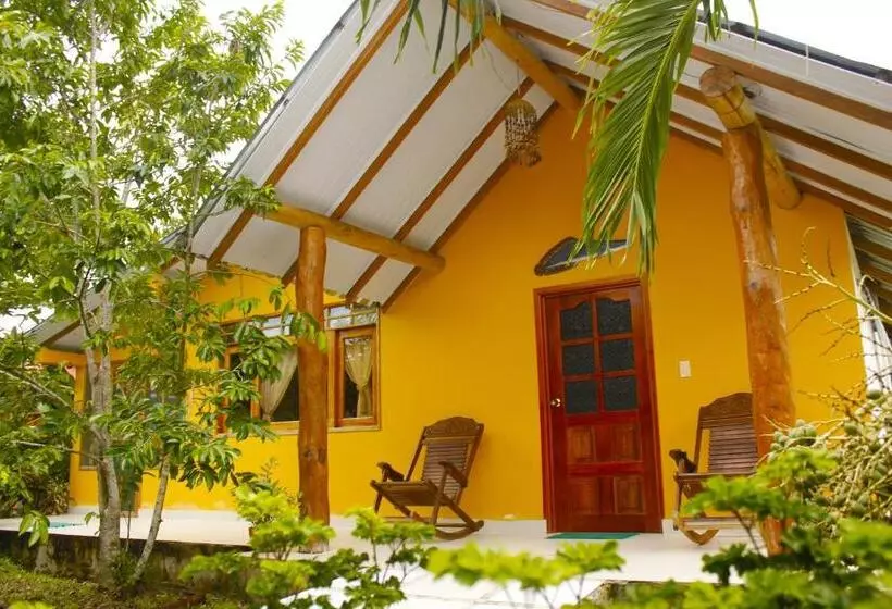 هتل Cabañas Yakuruna