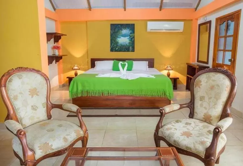 هتل Cabañas Yakuruna