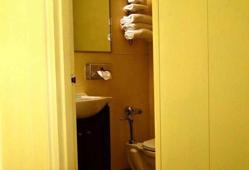 בית מלון כפרי Economy Inn Bluefield