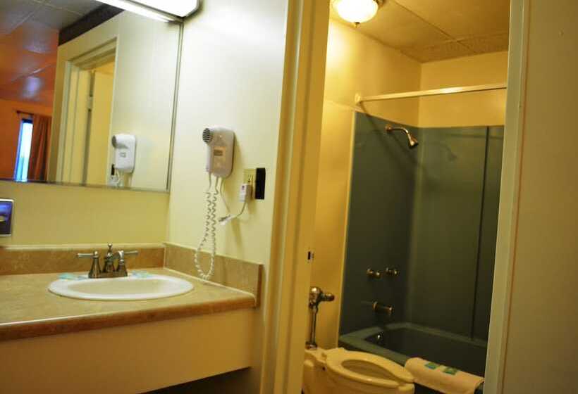 בית מלון כפרי Economy Inn Bluefield