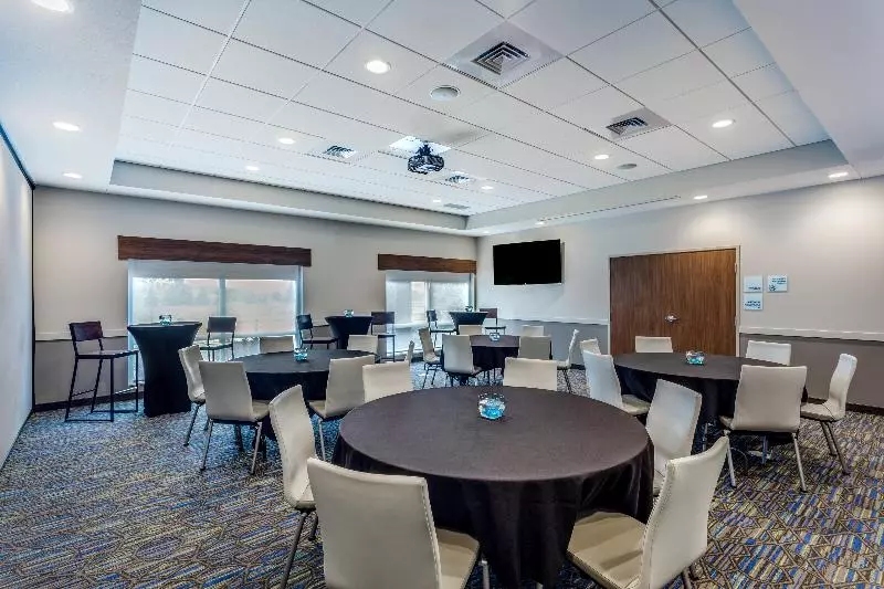 ホテル Holiday Inn Express & Suites   Rice Lake, An Ihg