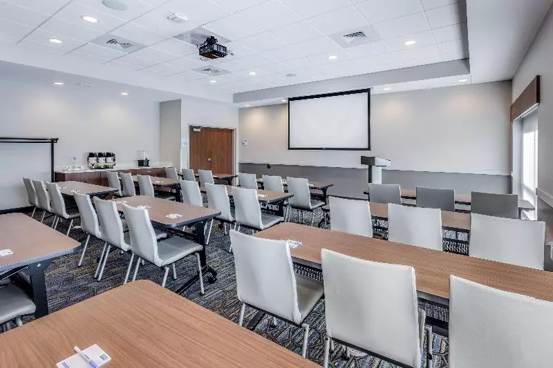ホテル Holiday Inn Express & Suites   Rice Lake, An Ihg