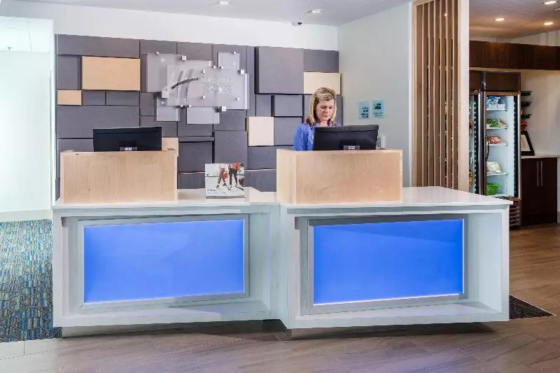 ホテル Holiday Inn Express & Suites   Rice Lake, An Ihg