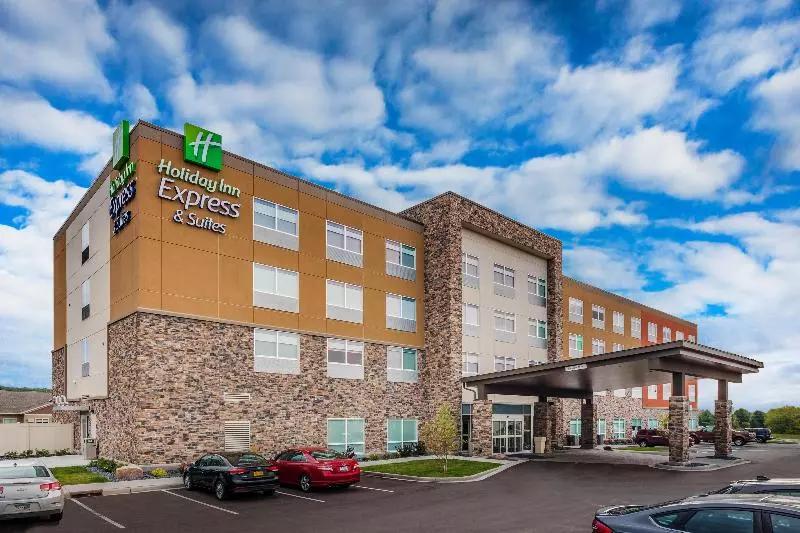 ホテル Holiday Inn Express & Suites   Rice Lake, An Ihg