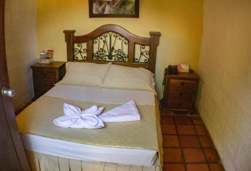 هتل Hostal Restaurante Guaracu