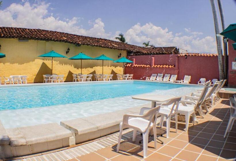 هتل Hostal Restaurante Guaracu