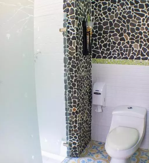 هتل Hostal Restaurante Guaracu