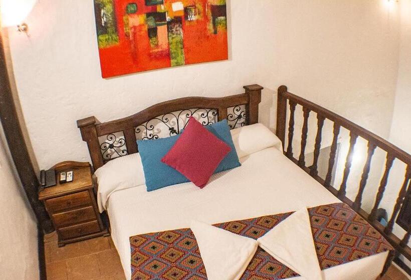 هتل Hostal Restaurante Guaracu