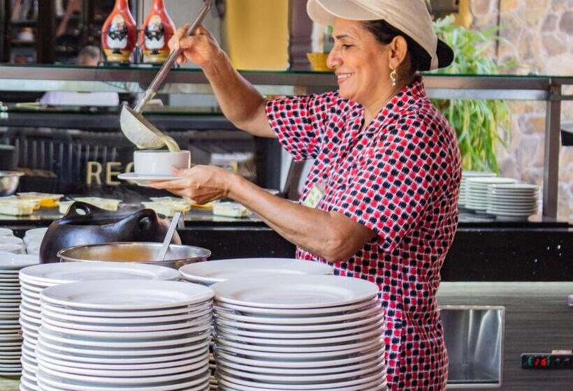 هتل Hostal Restaurante Guaracu