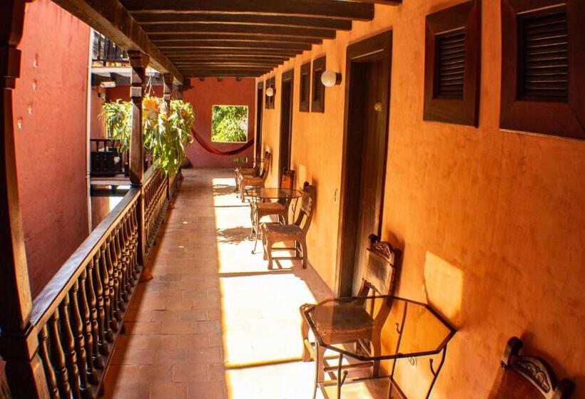 هتل Hostal Restaurante Guaracu