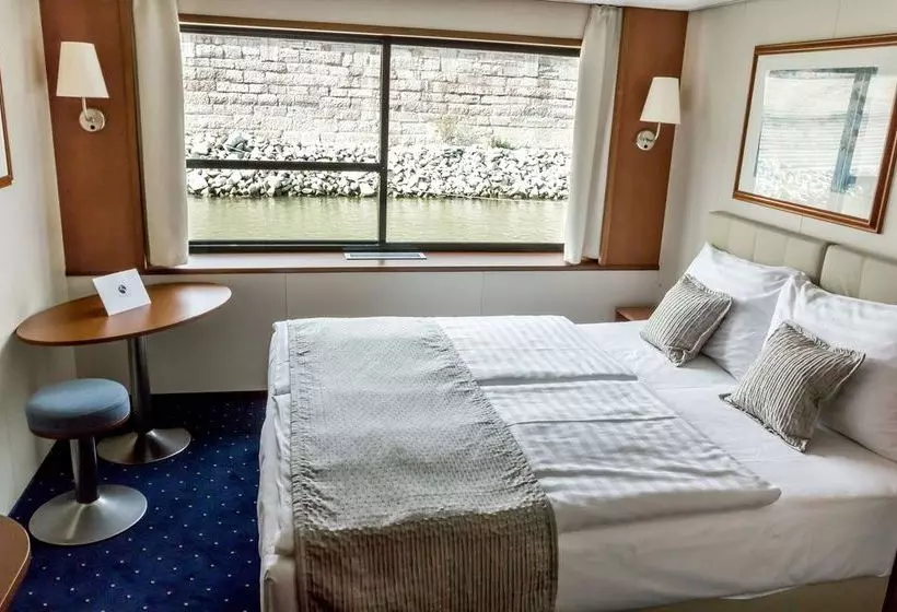 Hotell Onriver S   Ms Cezanne