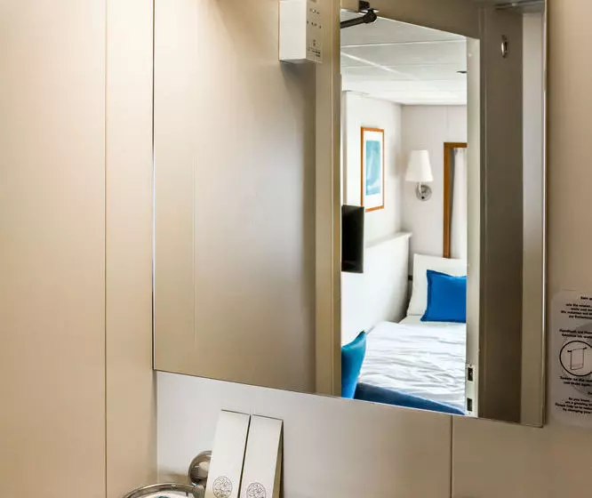 Hotell Onriver S   Ms Cezanne