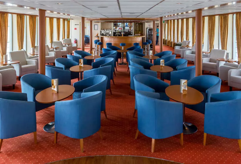 Hotell Onriver S   Ms Cezanne