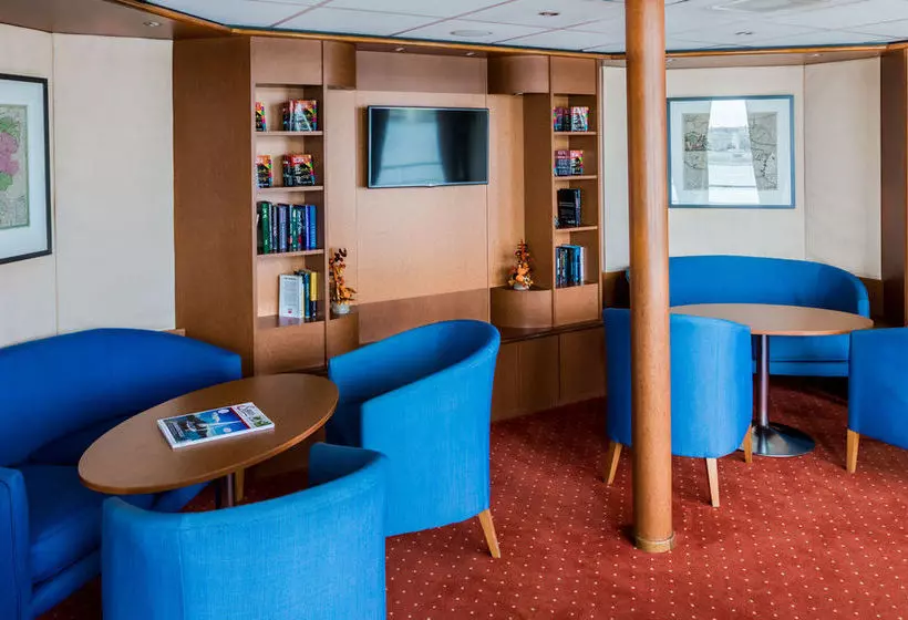 Hotell Onriver S   Ms Cezanne