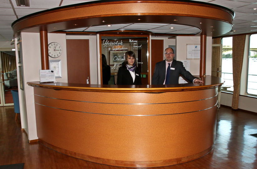 Hotel Onriver S Ms Cezanne