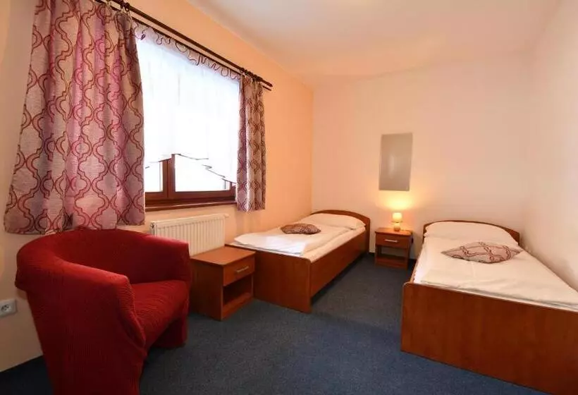Hotelli Penzion Lesna