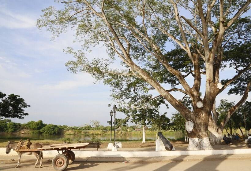 هتل Portal De La Marquesa