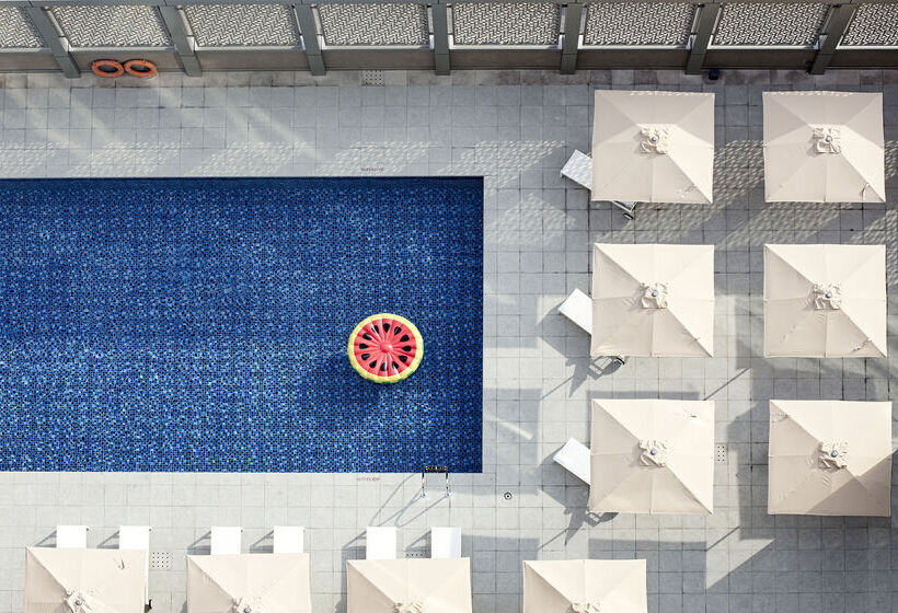 Отель Rove Healthcare City  Bur Dubai