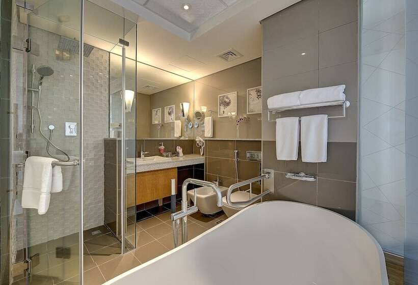 هتل Royal Continental