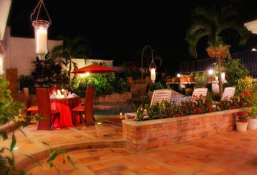 Отель Serenity Suites Casa Boutique