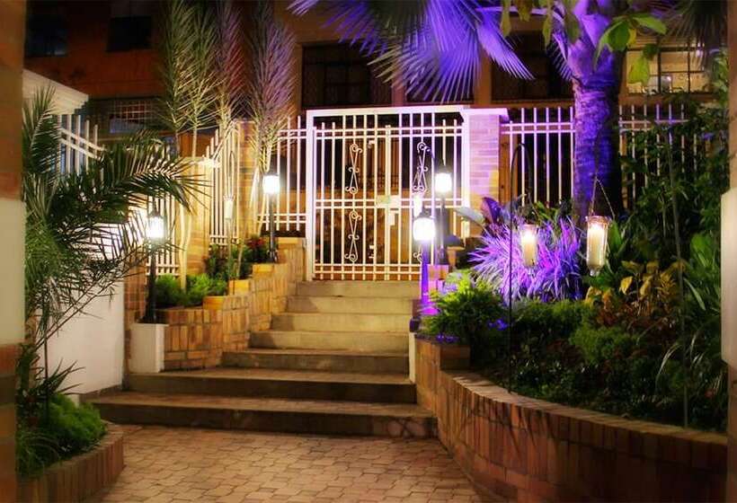 Отель Serenity Suites Casa Boutique