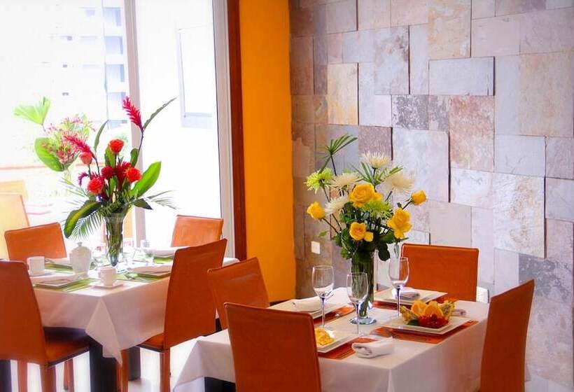 Отель Serenity Suites Casa Boutique