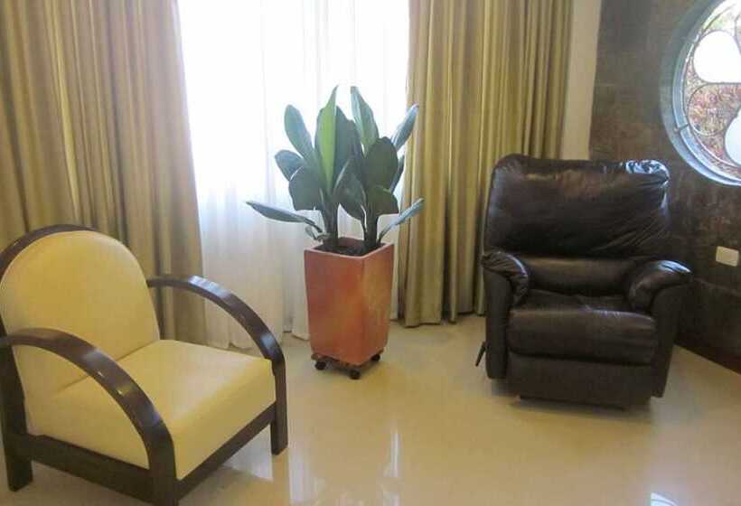 Отель Serenity Suites Casa Boutique