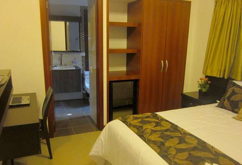 Отель Serenity Suites Casa Boutique