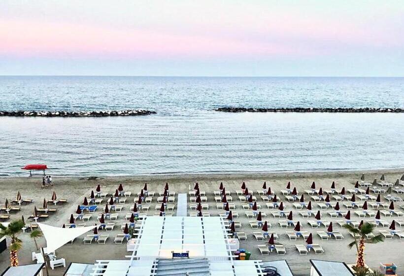 Отель Tokio Home Tokio Beach Dependence