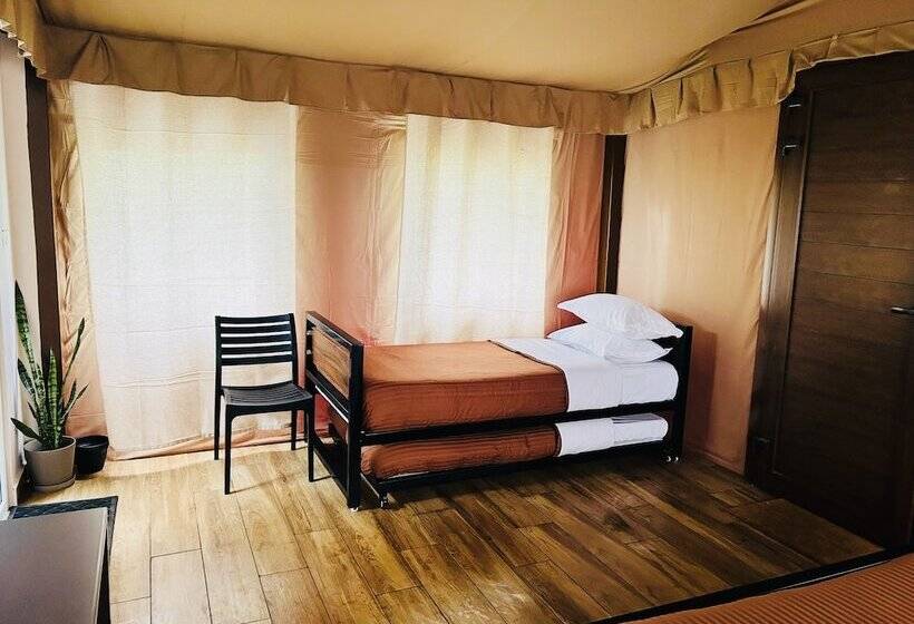 Hotel Heaven's Ledge