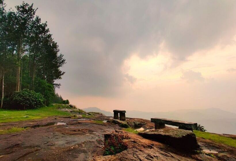 Hotel Heaven's Ledge