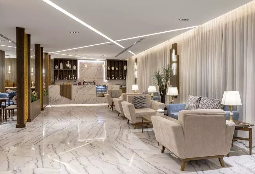 Hotelli Seven Gardens