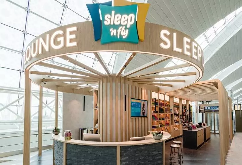 Hotelli Sleep  N Fly Sleep Lounge, B Gates Terminal 3   Transit Only