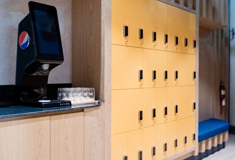 Hotel Sleep N Fly Sleep Lounge, B Gates Terminal 3 Transit Only