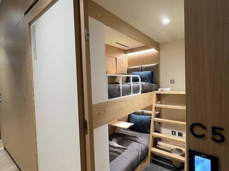 Hotel Sleep N Fly Sleep Lounge, B Gates Terminal 3 Transit Only