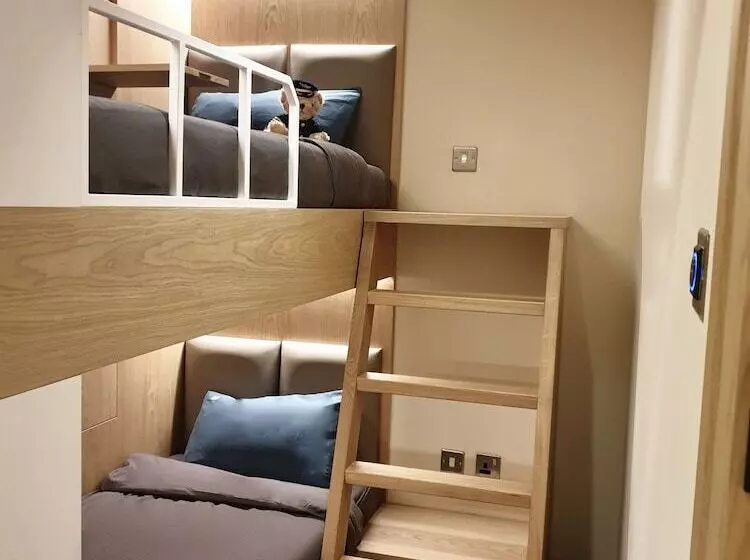 Hotelli Sleep  N Fly Sleep Lounge, B Gates Terminal 3   Transit Only