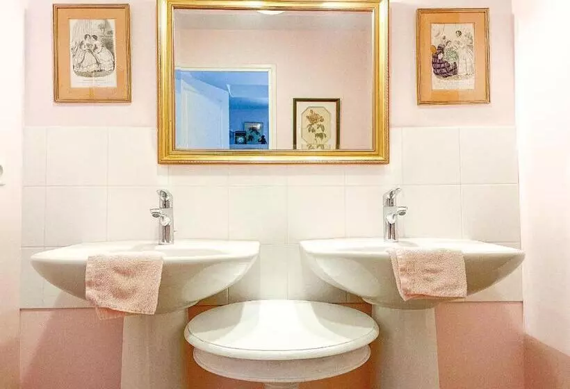 تختخواب و صبحانه Domaine De Praterou
