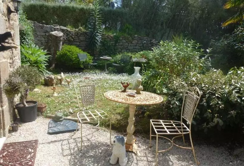 تختخواب و صبحانه Domaine De Praterou