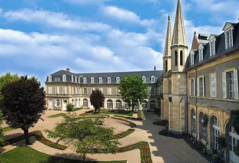 تختخواب و صبحانه Espace Bernadette Soubirous Nevers