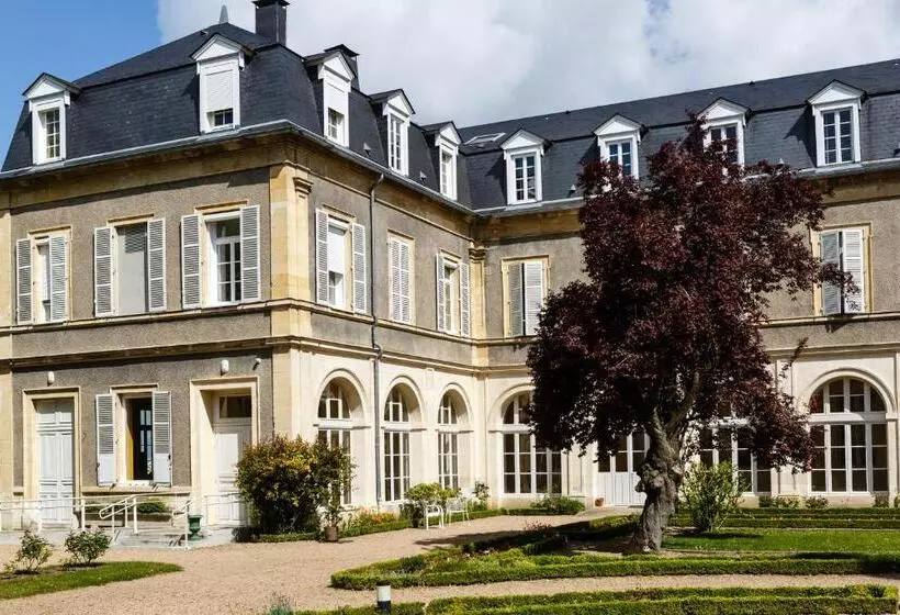 تختخواب و صبحانه Espace Bernadette Soubirous Nevers