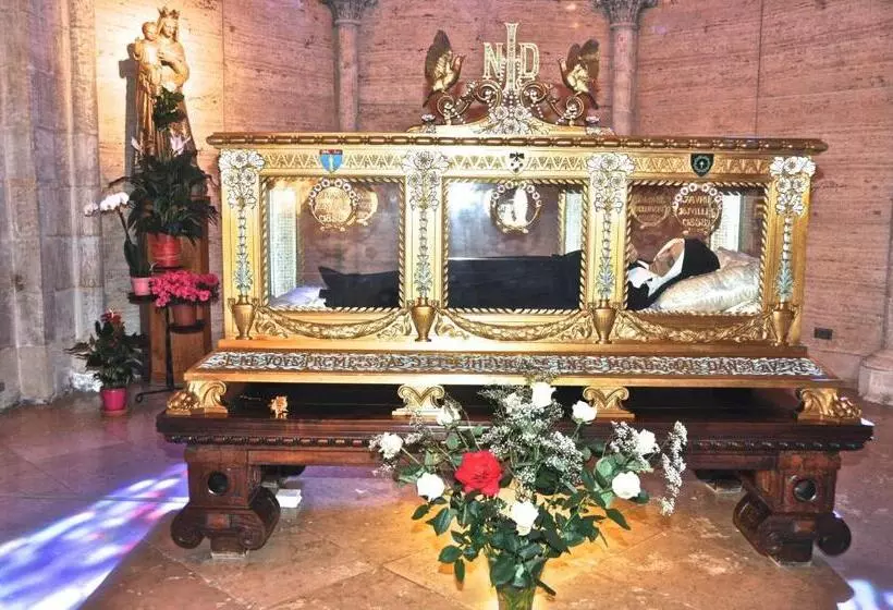 تختخواب و صبحانه Espace Bernadette Soubirous Nevers
