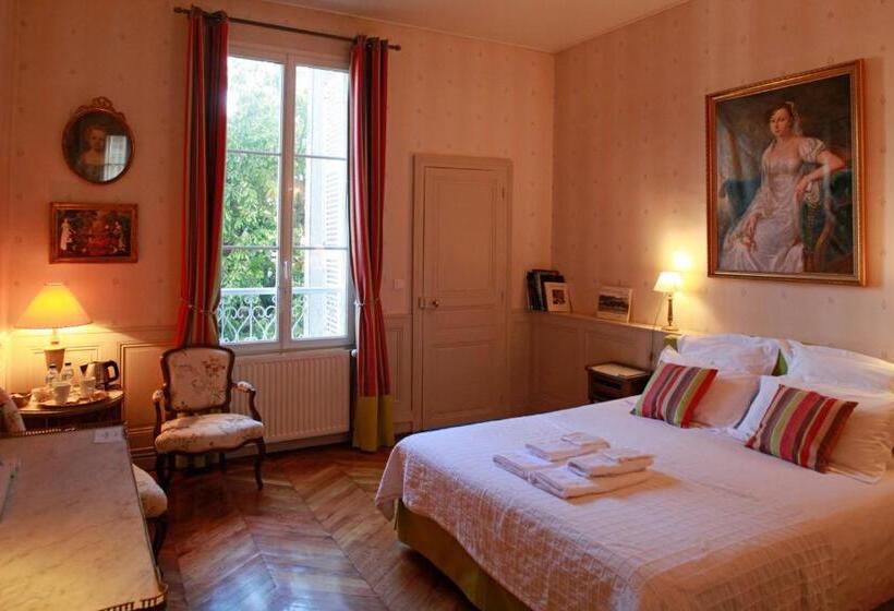 تختخواب و صبحانه Les Chambres De Mathilde