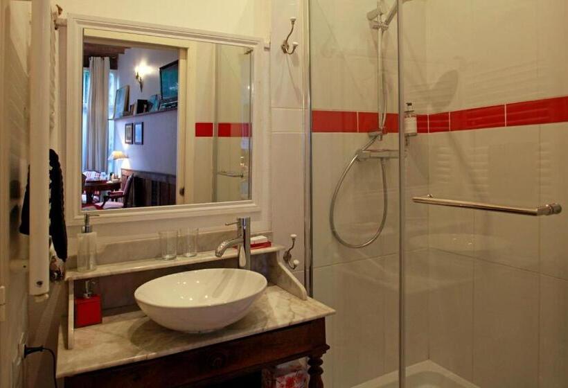 تختخواب و صبحانه Les Chambres De Mathilde