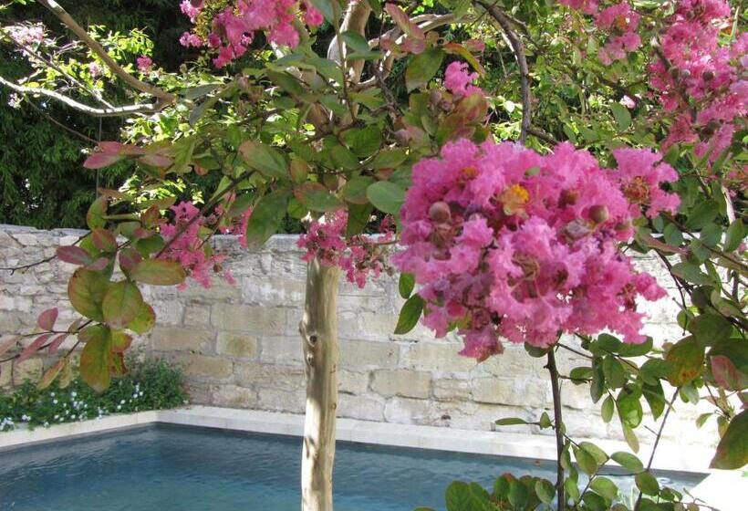 تختخواب و صبحانه N15   Les Confidences   Chambres D Hôtes