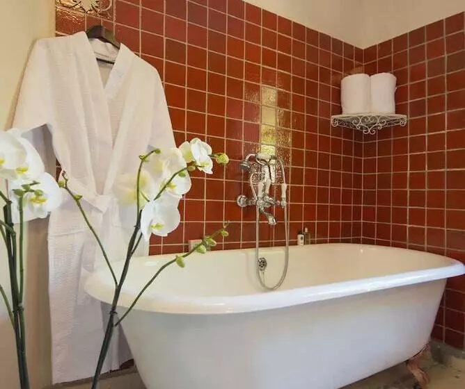 تختخواب و صبحانه Une Maison à Saint Paul De Vence