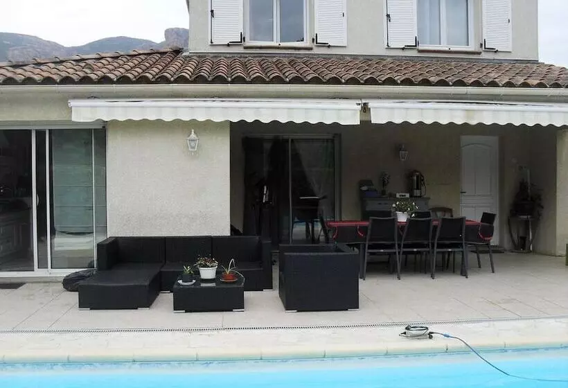 تختخواب و صبحانه Chambre D Hote Veronique